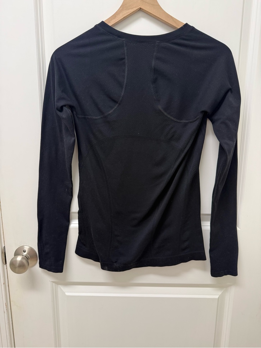 Athleta Momentum long sleeve top fitted athletic shirt Size Small - Picture 7 of 9